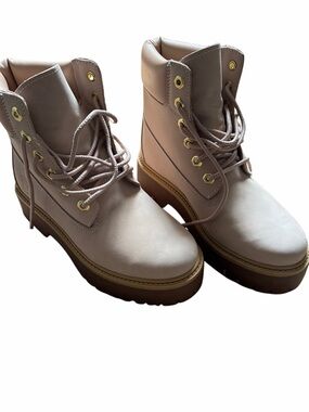 Timberland Women's Lace-Up Platform Ankle Boots in Light Taupe